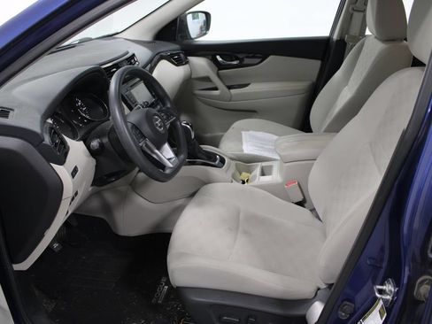 Used 2020 Nissan Rogue Sport SV FWD image 16
