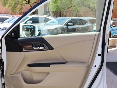 Used 2017 Honda Accord EX-L image 33