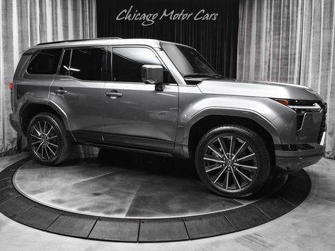 Used 2025 Lexus GX 550 w/ Cold Area Package AWD/4WD image 6