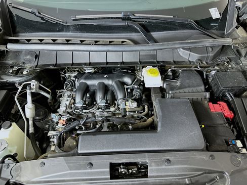 Used 2024 Nissan Pathfinder SV w/ Black Appearance Package image 33