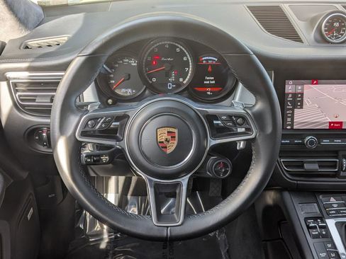 Used 2020 Porsche Macan Turbo image 15