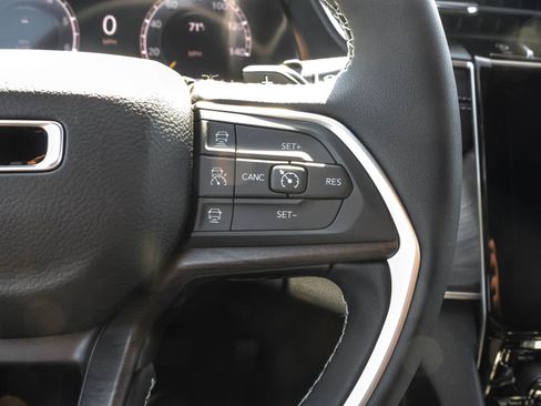 New 2025 Jeep Grand Cherokee Limited w/ Luxury Tech Group II image 26