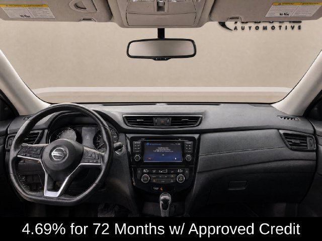 Used 2017 Nissan Rogue SV w/ Sun & Sound Touring Package FWD image 10