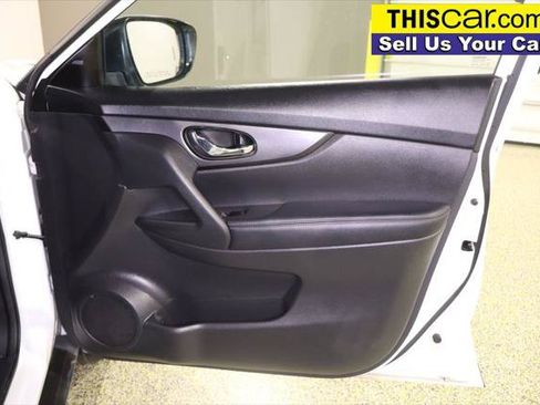 Used 2017 Nissan Rogue SV FWD image 31