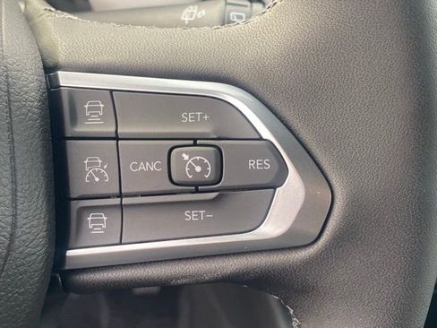 New 2026 Jeep Compass Limited image 18