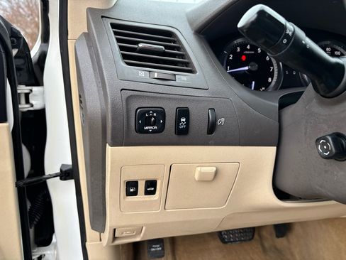 Used 2010 Lexus ES 350 image 14