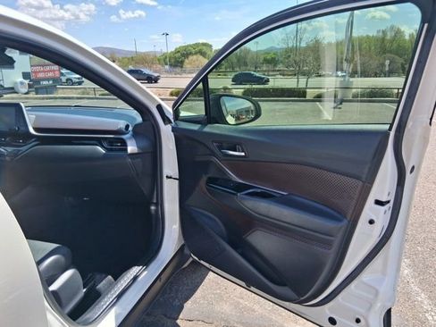 Used 2019 Toyota C-HR Limited image 12