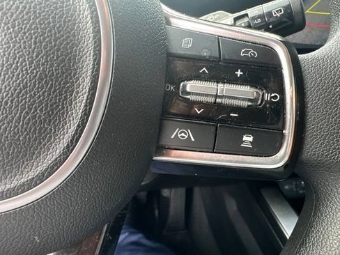 Used 2024 Kia Sorento LX FWD image 18