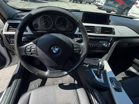 Used 2018 BMW 320i xDrive Sedan w/ Convenience Package AWD/4WD image 10