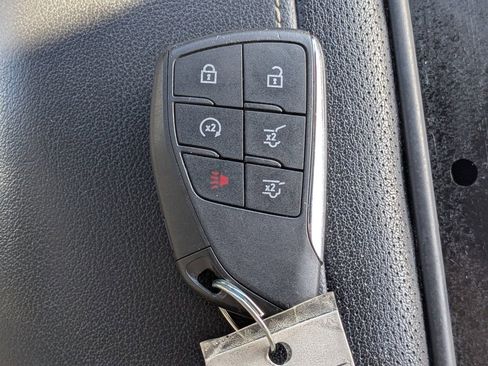 Used 2023 GMC Yukon SLT image 31