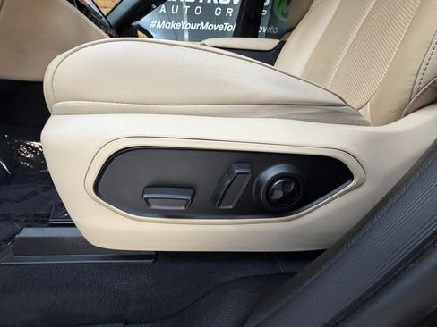 Used 2023 Jeep Grand Cherokee Limited w/ Luxury Tech Group II image 25