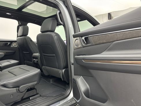 New 2026 Buick Enclave Avenir w/ Super Cruise Package FWD image 41