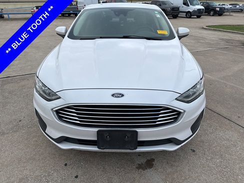 Used 2020 Ford Fusion SE image 2