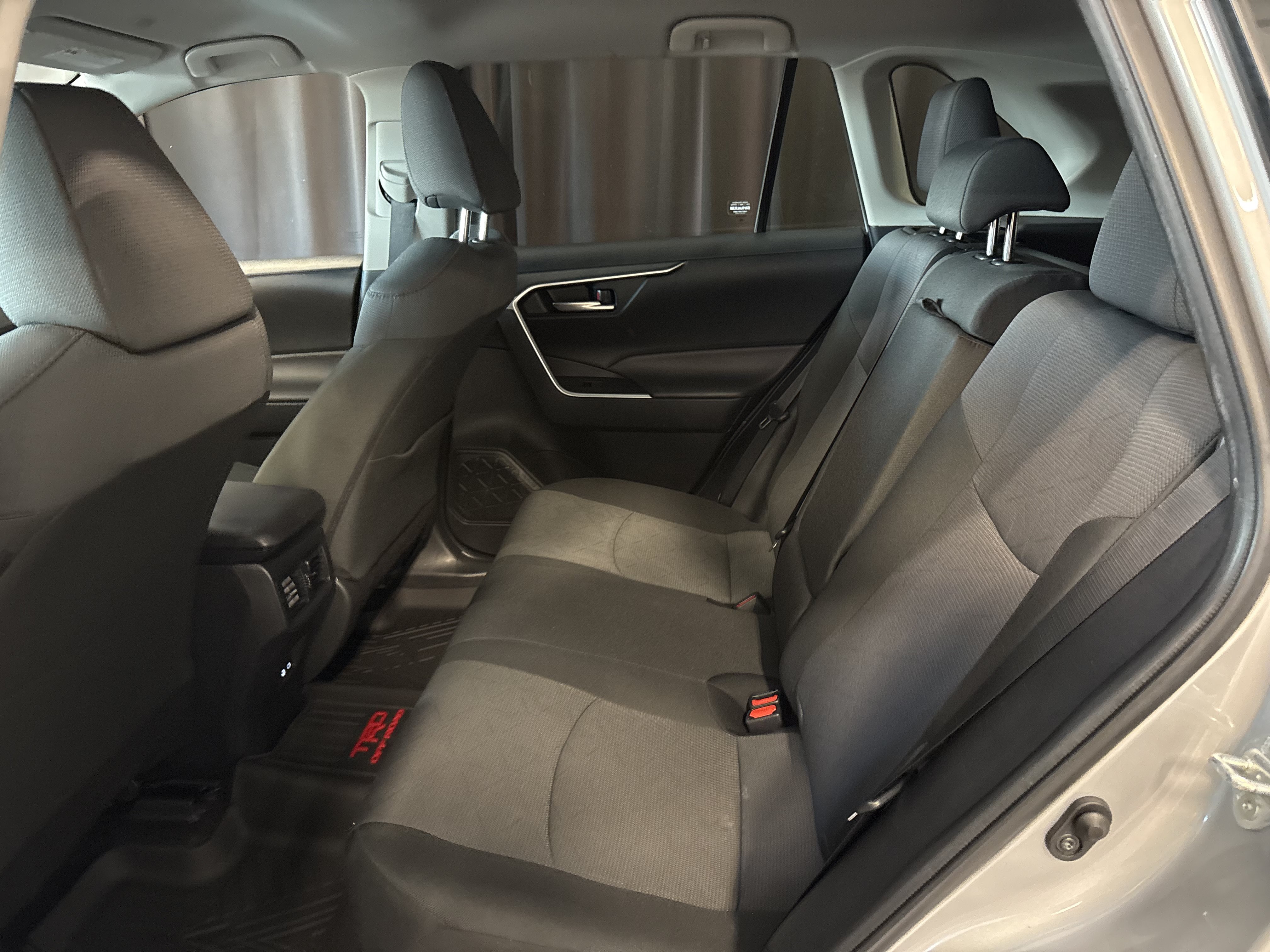 Certified 2025 Toyota RAV4 XLE FWD image 10