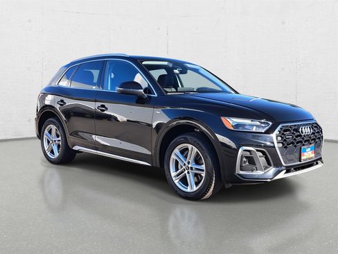 Used 2022 Audi Q5 e Premium w/ Convenience Package image 3