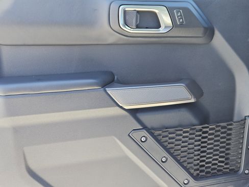 Used 2023 Ford Bronco Wildtrak image 25