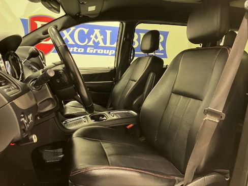 Used 2018 Dodge Grand Caravan GT image 16