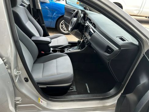 Used 2016 Toyota Corolla L FWD image 19