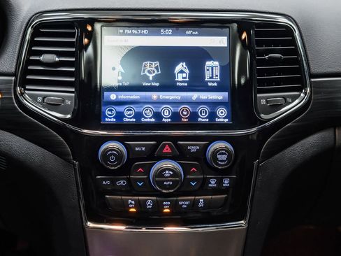 Used 2020 Jeep Grand Cherokee Altitude image 14