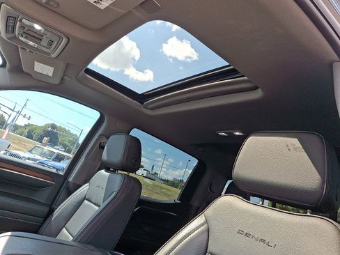 Used 2024 GMC Sierra 1500 Denali w/ Denali Reserve Package image 21