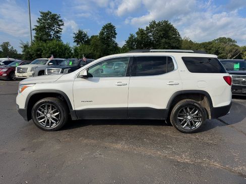 Used 2017 GMC Acadia SLT AWD/4WD image 2