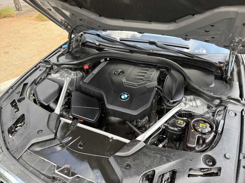 Used 2021 BMW 530i w/ Premium Package RWD image 15