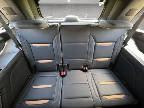 Used 2024 GMC Yukon AT4 w/ Technology Package AWD/4WD image 22