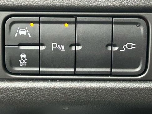 Used 2021 GMC Yukon SLT w/ SLT Premium Package image 8