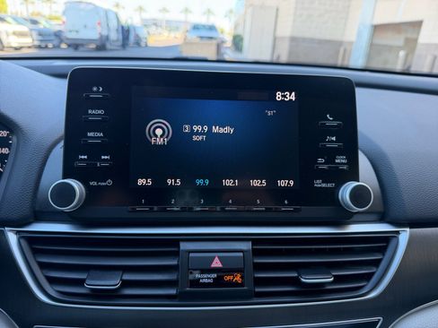 Used 2018 Honda Accord Hybrid image 12