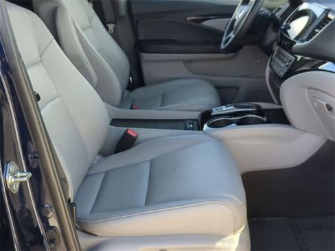 Used 2020 Honda Pilot Touring image 25