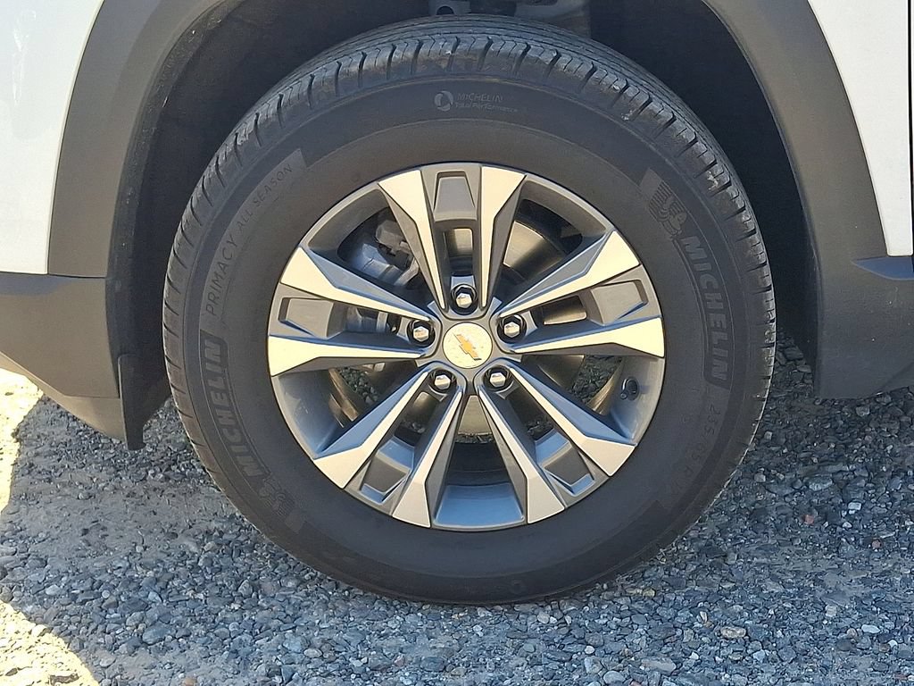 Certified 2025 Chevrolet Equinox LT w/ Safety and Technology Package AWD/4WD image 32