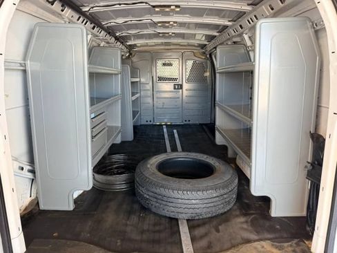 Used 2018 Chevrolet Express 3500 Extended w/ Driver Convenience Package RWD image 13