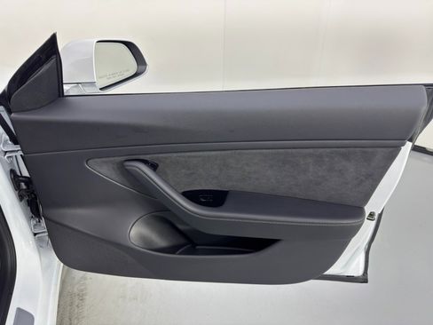 Used 2019 Tesla Model 3 Standard Range Plus image 43