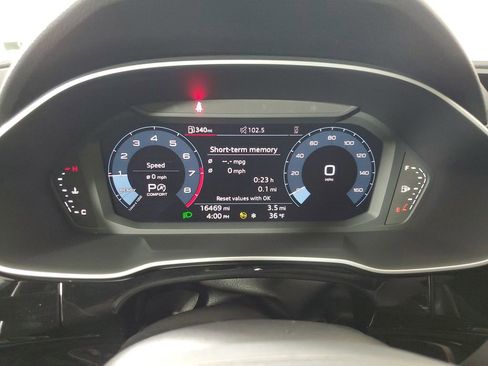 Used 2024 Audi Q3 2.0T Premium w/ Convenience Package image 27