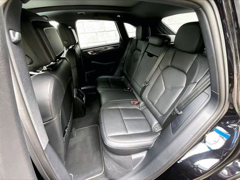 Used 2025 Porsche Macan AWD/4WD image 22