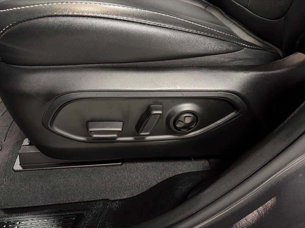 Certified 2024 Jeep Grand Cherokee Altitude AWD/4WD image 18