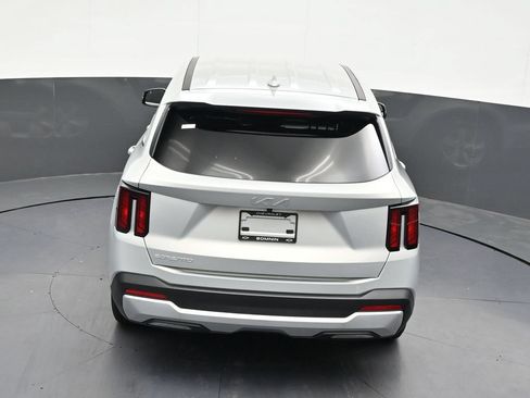 Used 2026 Kia Sorento LX FWD image 21