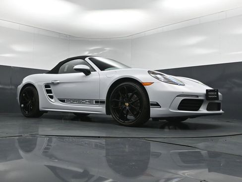 Used 2024 Porsche 718 Boxster RWD image 29