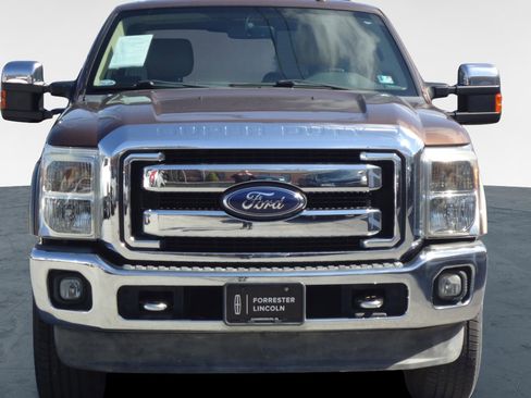 Used 2012 Ford F250 Lariat w/ Chrome Pkg image 8