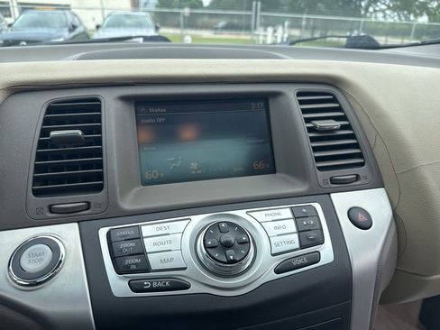 Used 2010 Nissan Murano LE w/ Navigation Pkg FWD image 4
