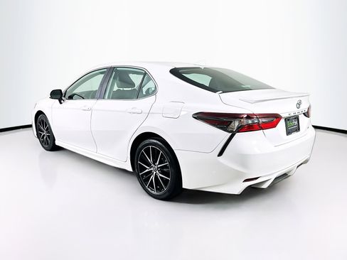 Used 2023 Toyota Camry SE image 5
