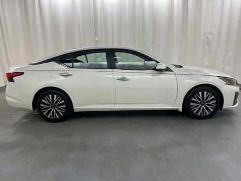 Used 2023 Nissan Altima 2.5 SV FWD image 7