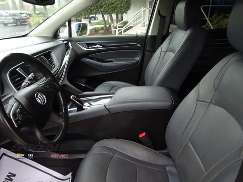 Used 2018 Buick Enclave Essence image 13