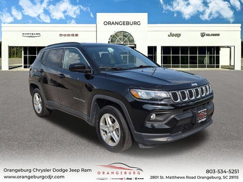 Used 2024 Jeep Compass Latitude AWD/4WD image 1