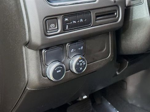 Used 2023 GMC Yukon SLE w/ Gmc Pro Safety Plus Package image 12