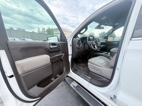 Used 2022 GMC Sierra 1500 SLT w/ SLT Premium Package AWD/4WD image 9
