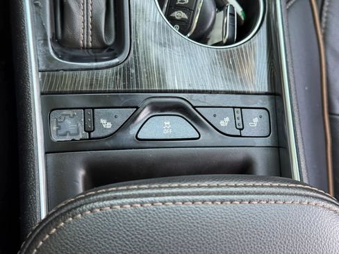 Used 2018 Chevrolet Impala Premier FWD image 26