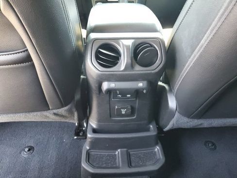 Used 2020 Jeep Wrangler Unlimited Sahara AWD/4WD image 12