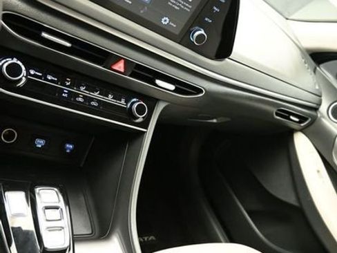 Used 2023 Hyundai Sonata SE FWD image 15