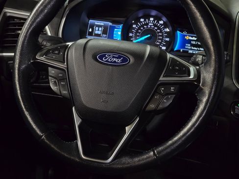 Used 2022 Ford Edge Titanium image 26